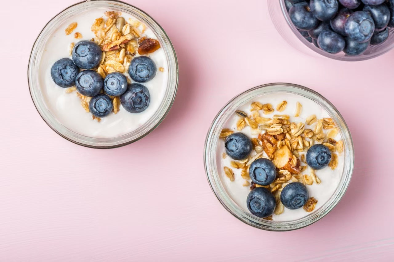 High-Efficiency Fat-Burning Breakfast Recipes - Greek Yogurt Parfait with Berries and Nuts