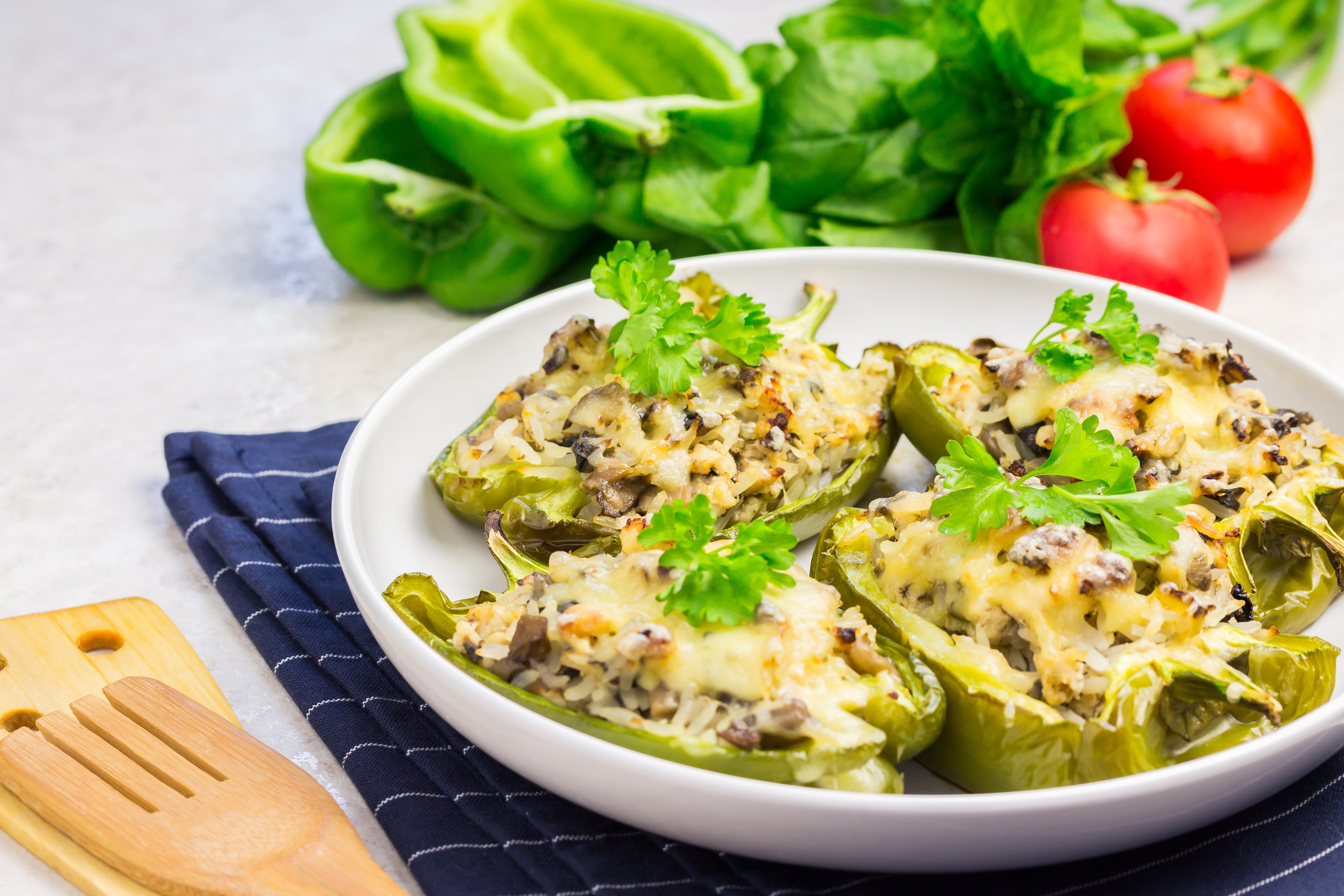 High-Protein, Low-Calorie Lunch Recipes - Turkey & Quinoa Stuffed Peppers